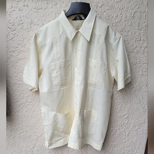Mens  authentic guayaberas Style Button Shirt Mens Large. White.